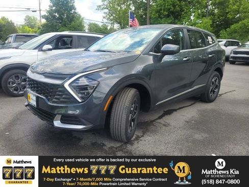 Certified 2025 Kia Sportage LX AWD/4WD image 1