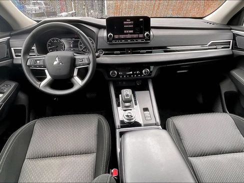 Used 2022 Mitsubishi Outlander ES AWD/4WD image 14