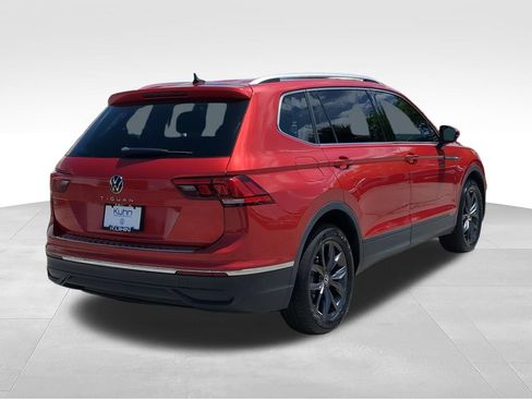 Certified 2023 Volkswagen Tiguan SE FWD image 3