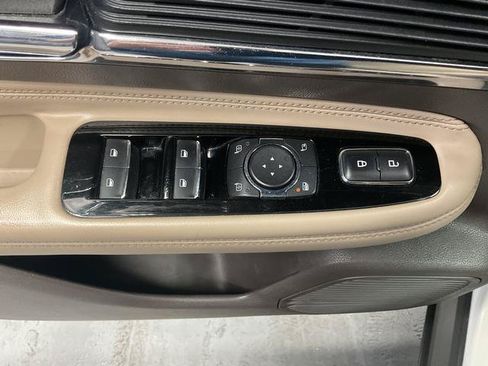 Used 2020 Lincoln Corsair AWD w/ Premium Package image 10