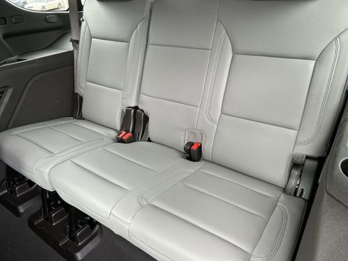 Used 2025 GMC Yukon Elevation image 36