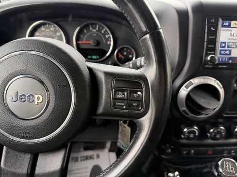 Used 2012 Jeep Wrangler Rubicon w/ Dual Top Group image 23