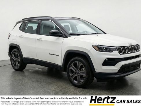 Used 2025 Jeep Compass Limited image 1