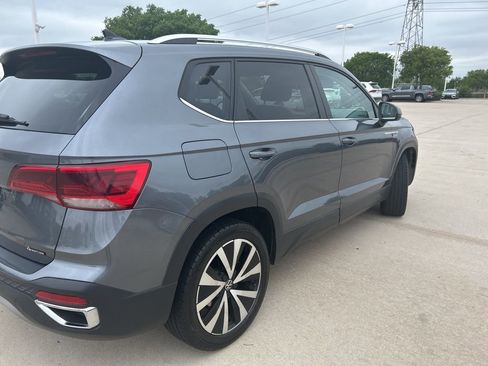Used 2022 Volkswagen Taos SE w/ IQ.Drive SE Package image 5