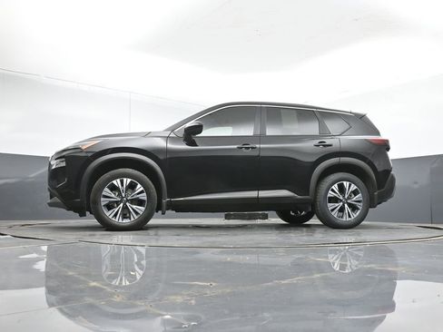 Used 2023 Nissan Rogue SV image 39