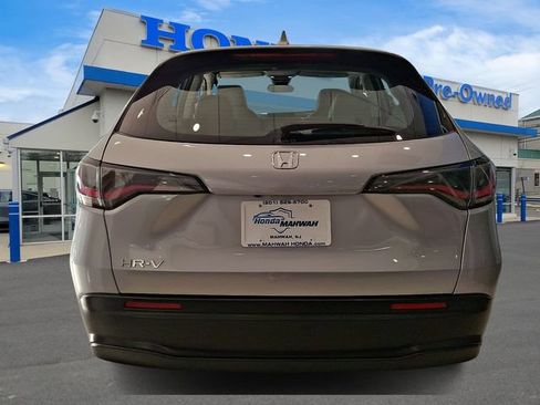 Used 2023 Honda HR-V LX image 7
