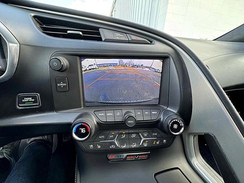 Used 2015 Chevrolet Corvette Z06 w/ 3LZ Preferred Equipment Group image 8