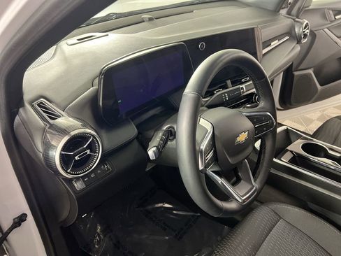 Certified 2025 Chevrolet Equinox LT image 11