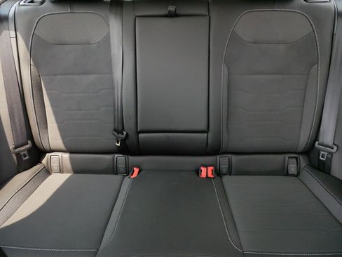 Certified 2025 Volkswagen Taos SE AWD/4WD image 13