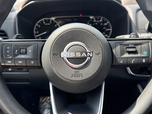 Used 2023 Nissan Rogue SV image 14