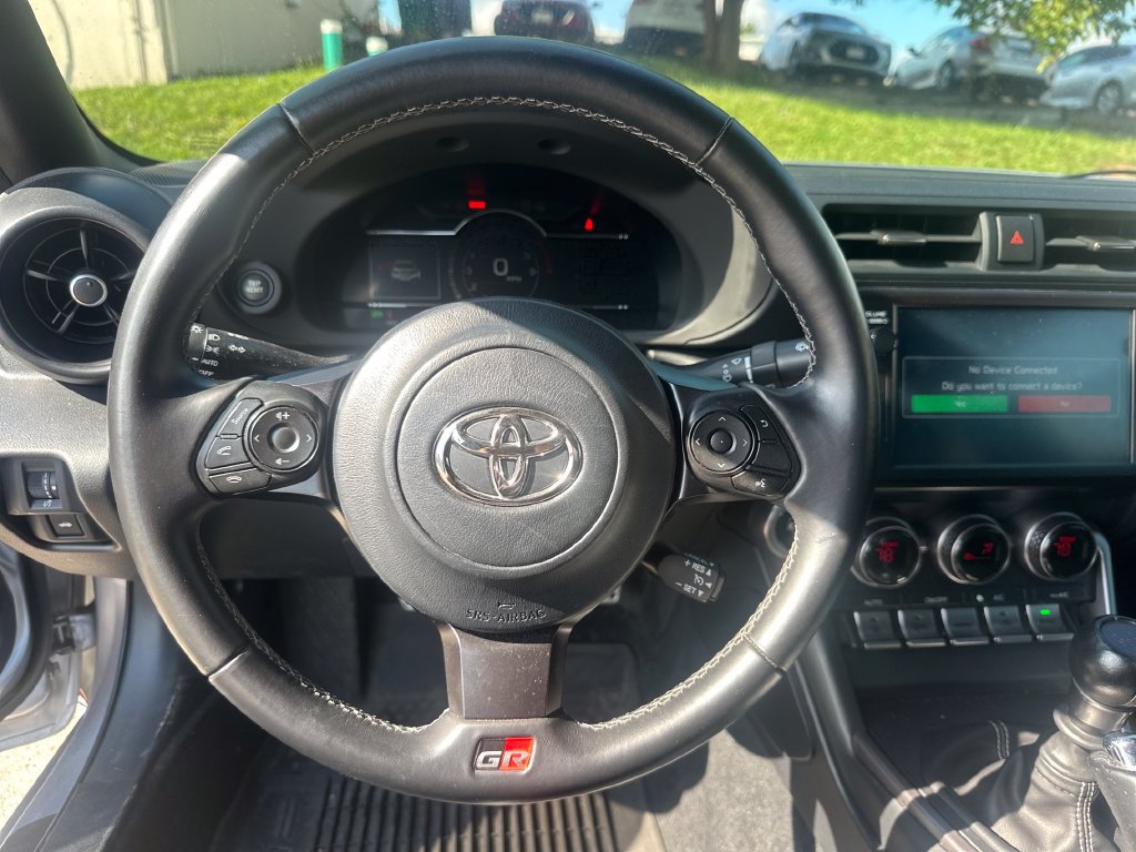 Used 2022 Toyota GR86 Premium w/ ALL Weather Mat Package (TMS) RWD image 35