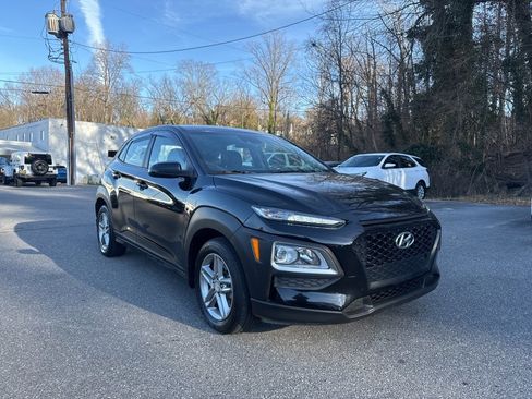 Used 2021 Hyundai Kona SE image 1