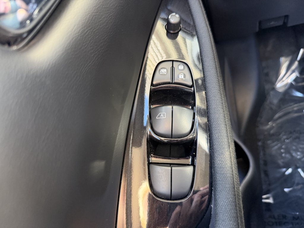 Used 2025 Nissan Leaf SV Plus FWD image 24