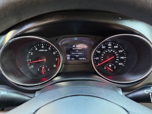 Used 2019 Kia Sedona LX image 31