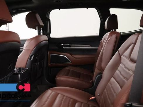 Used 2024 Kia Telluride SX Prestige AWD/4WD image 29