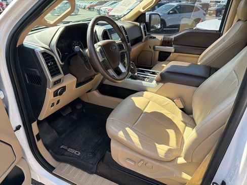 Used 2018 Ford F150 Lariat w/ Equipment Group 502A Luxury AWD/4WD image 17