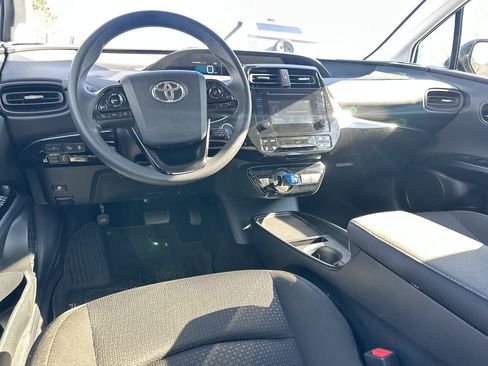 Used 2019 Toyota Prius LE image 15
