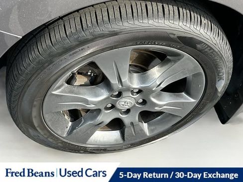 Used 2016 Toyota Sienna SE Premium w/ Four Season Floor Mat Package FWD image 40