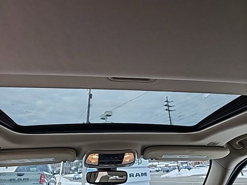 Certified 2020 Jeep Grand Cherokee Limited w/ Premium Lighting Group image 3