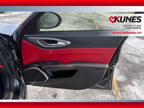Used 2021 Alfa Romeo Giulia Ti Sport image 22