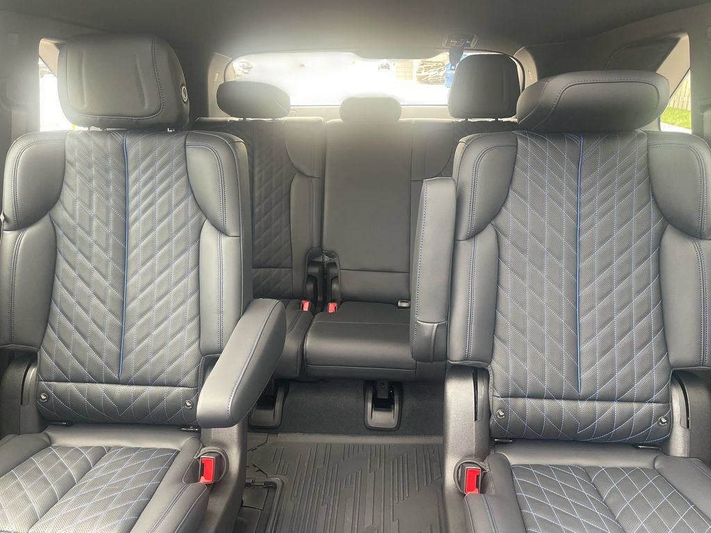 New 2026 Cadillac Escalade IQ Luxury 1 w/ LPO, Floor Liner Package AWD/4WD image 32