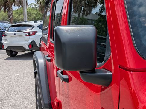 Used 2024 Jeep Wrangler Unlimited AWD/4WD image 12