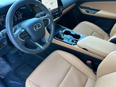 Used 2025 Lexus NX 250 FWD w/ Premium Package image 10