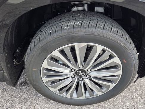 New 2026 INFINITI QX80 Luxe w/ Cargo Package RWD image 10