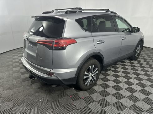 Used 2017 Toyota RAV4 LE FWD image 8