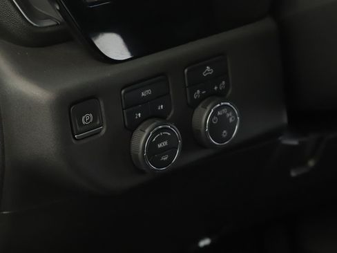 Used 2023 Chevrolet Silverado 1500 LT AWD/4WD image 10