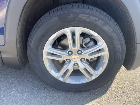 Used 2022 GMC Terrain SLE image 33