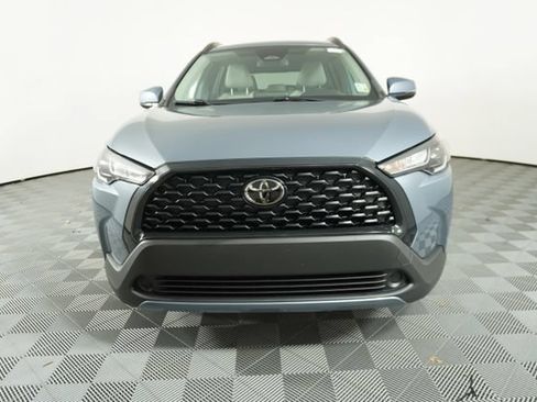 Used 2023 Toyota Corolla Cross LE FWD image 2