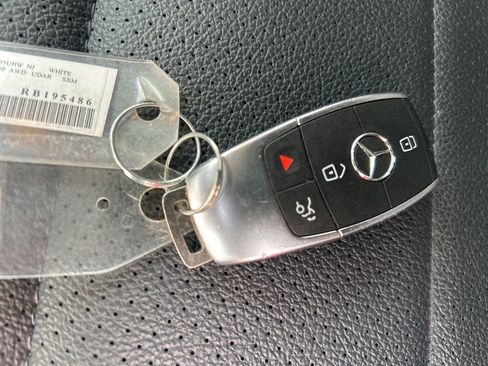 Used 2024 Mercedes-Benz GLE 450e 4MATIC image 26
