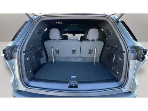 New 2026 Chevrolet Traverse LT image 30