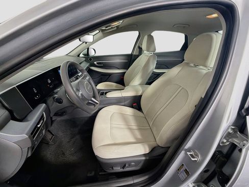 Used 2025 Hyundai Sonata SEL FWD image 13