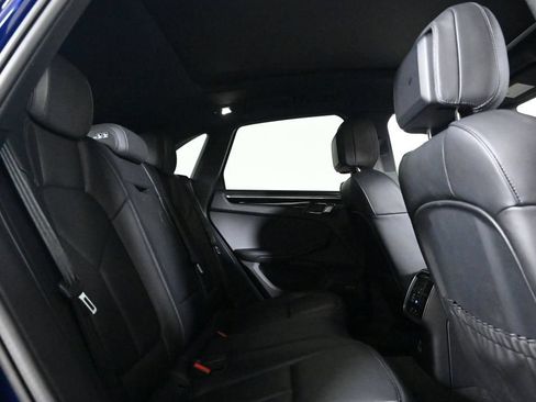 Certified 2026 Porsche Macan AWD/4WD image 19