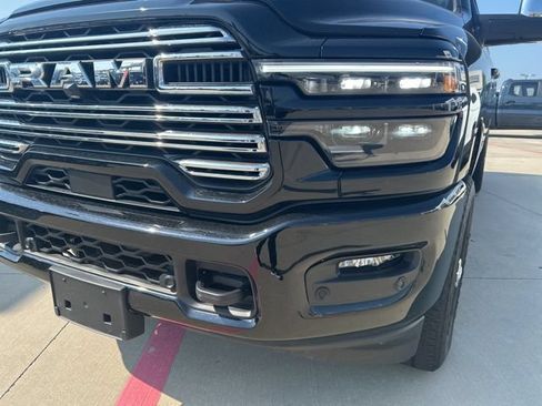 Used 2025 RAM 2500 Laramie AWD/4WD image 4