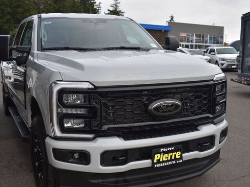 New 2026 Ford F250 XLT w/ XLT Premium Package image 4