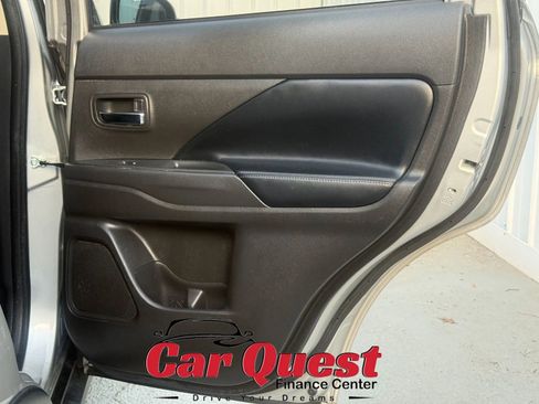 Used 2019 Mitsubishi Outlander SEL AWD/4WD image 20