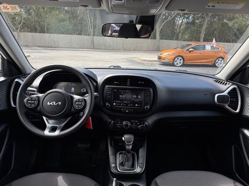 Used 2023 Kia Soul LX image 25