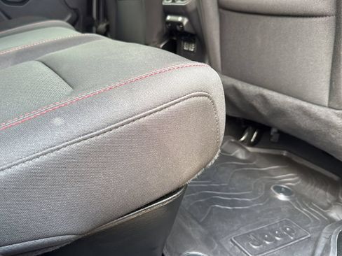 Used 2023 Jeep Gladiator Rubicon AWD/4WD image 26