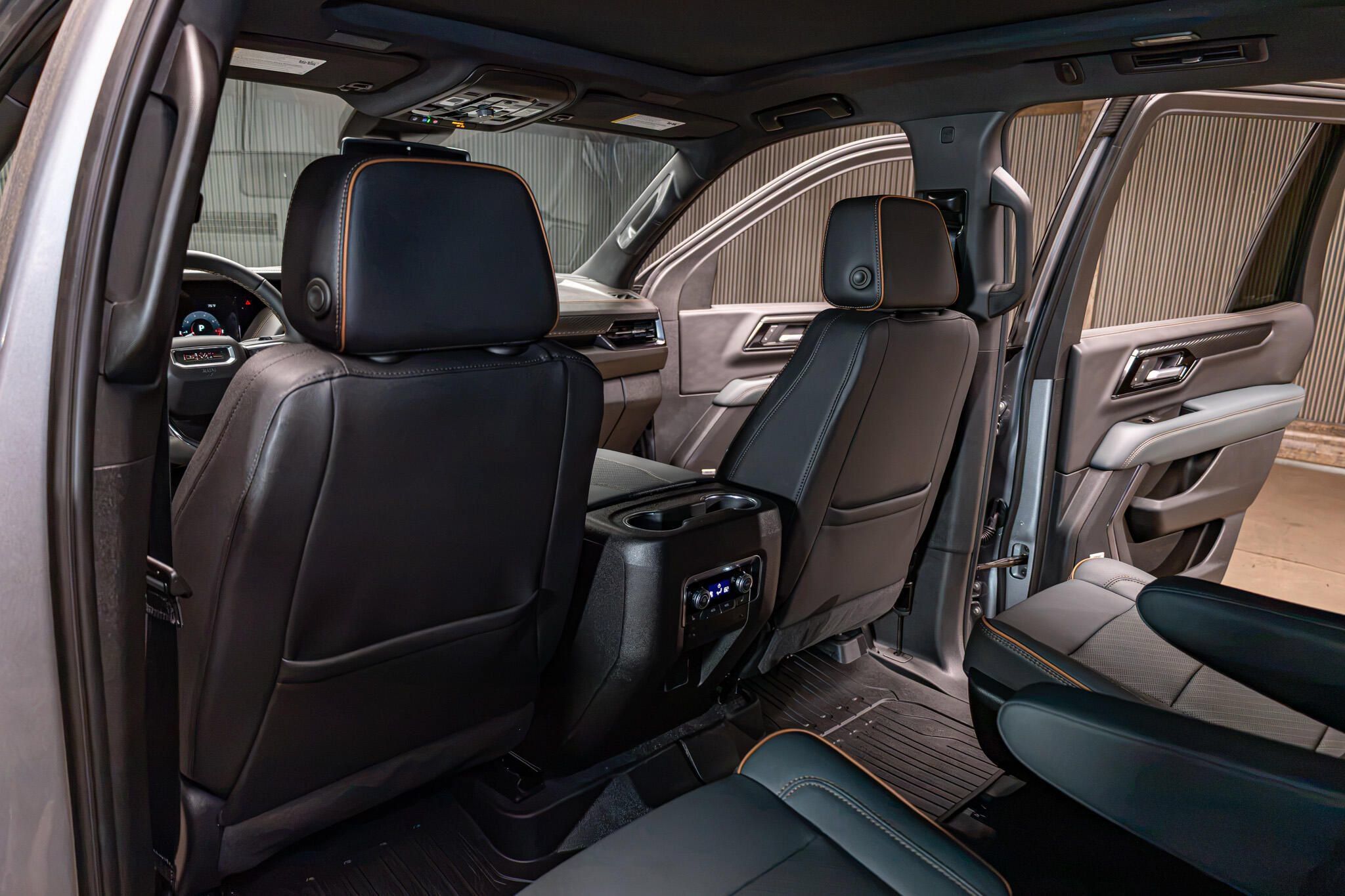 Used 2026 GMC Yukon AT4 w/ LPO, Floor Liner Package AWD/4WD image 23