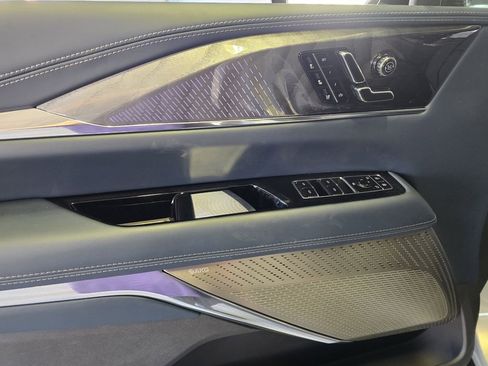 New 2025 Cadillac Escalade IQ Sport 2 w/ LPO, ONYX Package AWD/4WD image 17