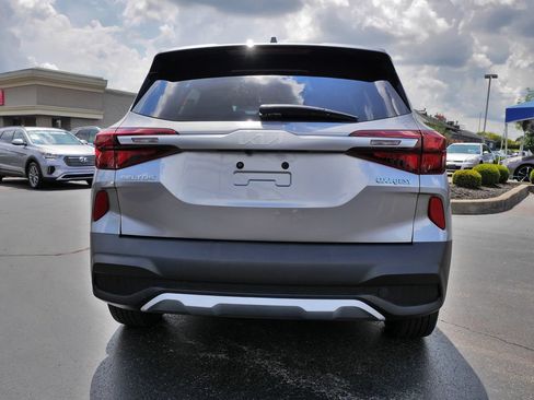 Used 2023 Kia Seltos LX AWD/4WD image 6