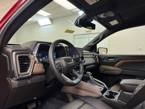 Used 2024 GMC Canyon Denali AWD/4WD image 14