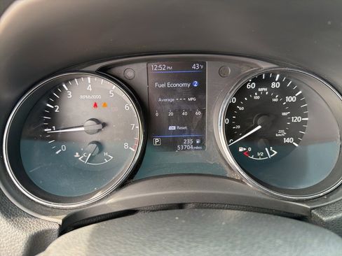 Used 2018 Nissan Rogue SV image 28