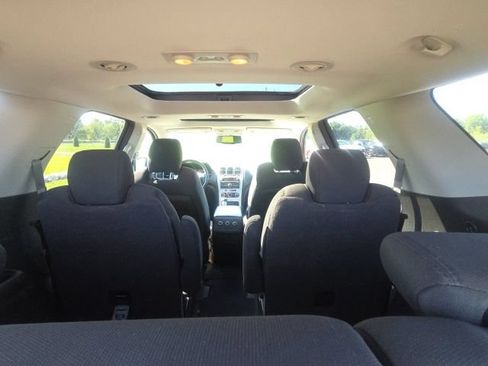 Used 2010 GMC Acadia SLE FWD image 13