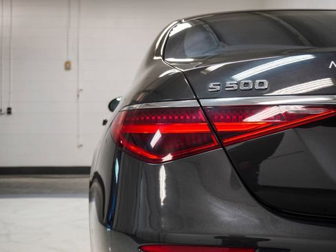Used 2022 Mercedes-Benz S 500 4MATIC w/ AMG Line Package image 40