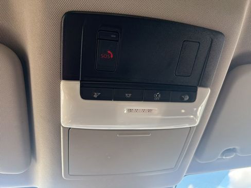 Used 2024 Nissan Rogue SV image 39