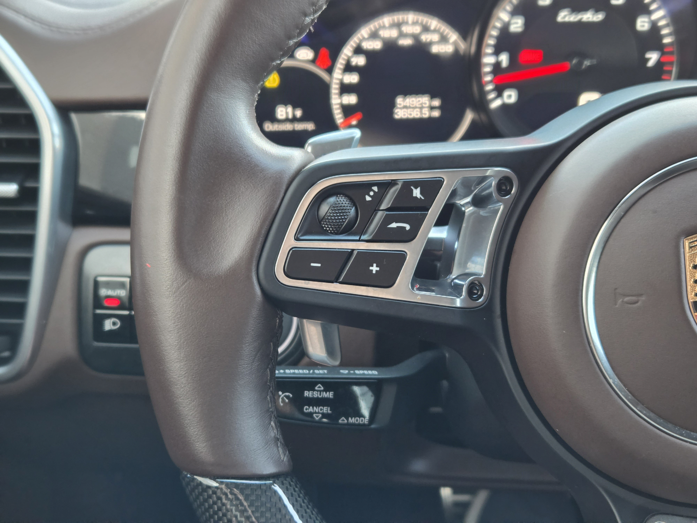 Used 2019 Porsche Cayenne Turbo AWD/4WD image 24